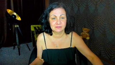 IrissMoon live cam on Cam4