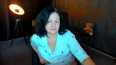 IrissMoon live cam on Cam4