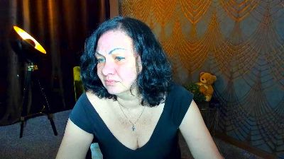 IrissMoon live cam on Cam4