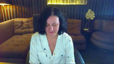 IrissMoon live cam on Cam4