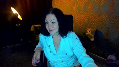 IrissMoon live cam on Cam4