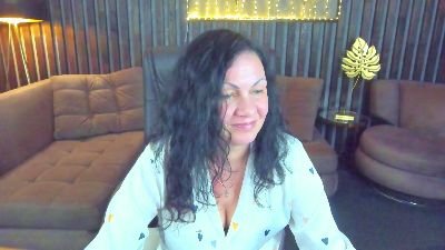 IrissMoon live cam on Cam4