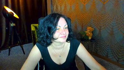 IrissMoon live cam on Cam4