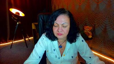 IrissMoon live cam on Cam4