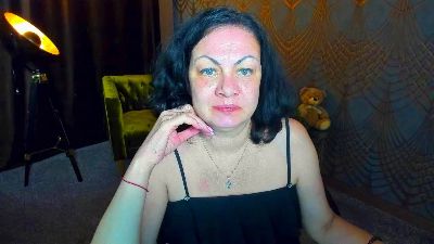 IrissMoon live cam on Cam4