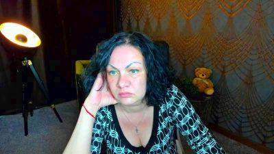 IrissMoon live cam on Cam4