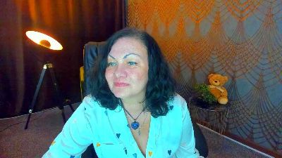 IrissMoon live cam on Cam4