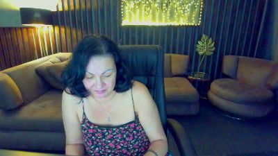 IrissMoon live cam on Cam4