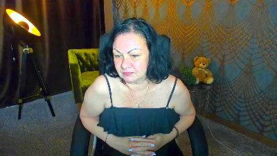 IrissMoon live cam on Cam4