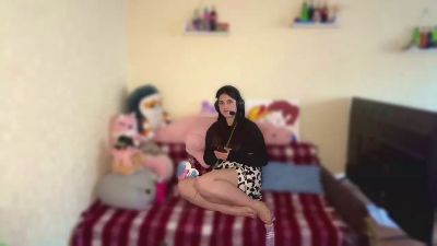 IrmaSchoenberg live cam on Cam4