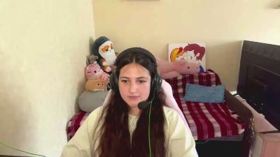IrmaSchoenberg live cam on Cam4