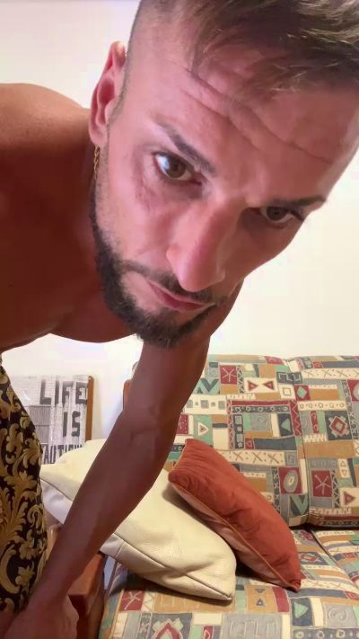 IronDylan live cam on Cam4