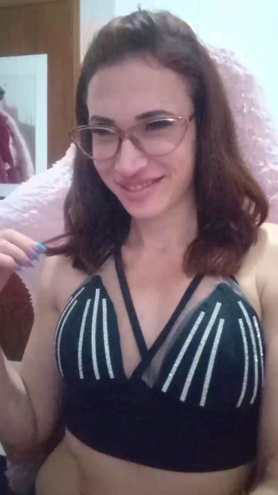 Irresistible34 live cam on Cam4