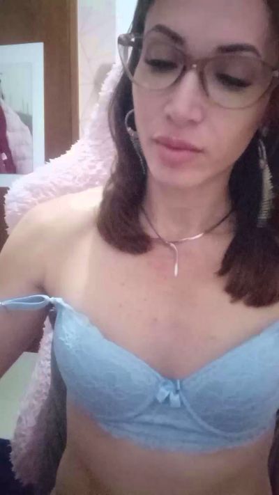 Irresistible34 live cam on Cam4