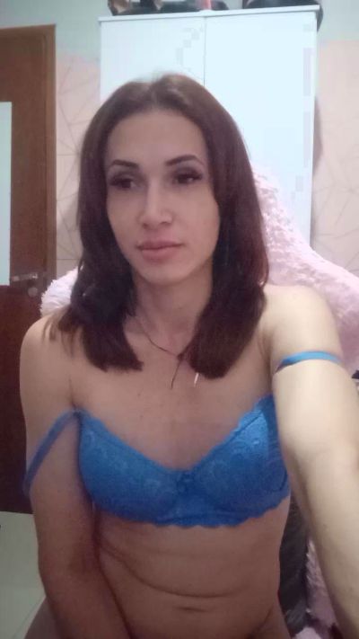 Irresistible34 live cam on Cam4