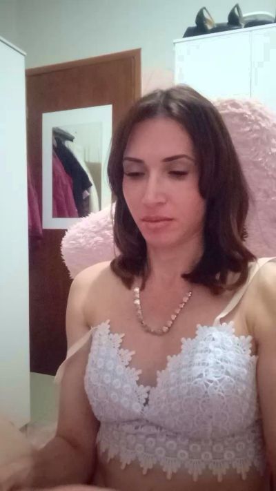 Irresistible34 live cam on Cam4