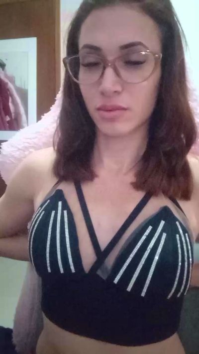 Irresistible34 live cam on Cam4