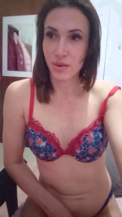 Irresistible34 live cam on Cam4