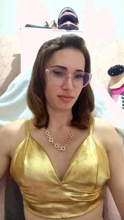 Irresistible34 live cam on Cam4