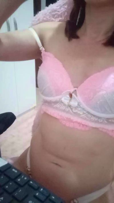 Irresistible34 live cam on Cam4