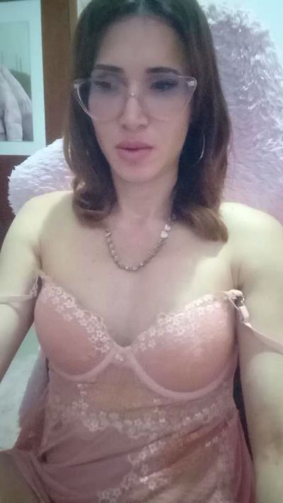 Irresistible34 live cam on Cam4