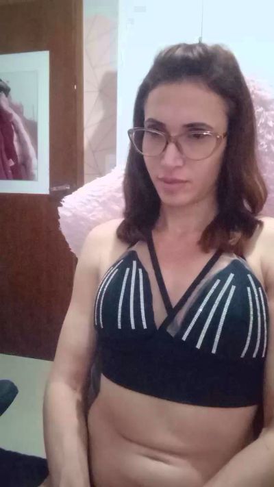 Irresistible34 live cam on Cam4