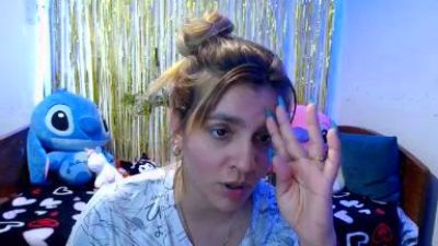 Isa495699 live cam on Cam4