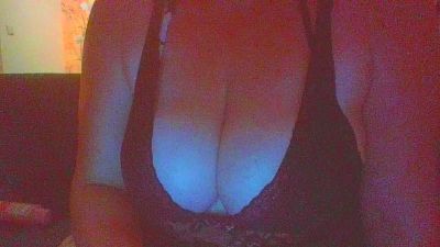 IsaKev live cam on Cam4