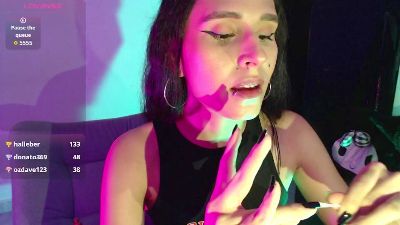 Isa_Hall live cam on Cam4