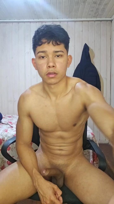 Isaack1ng live cam on Cam4