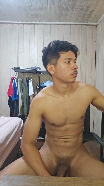 Isaack1ng live cam on Cam4