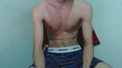 Isaaclatino live cam on Cam4