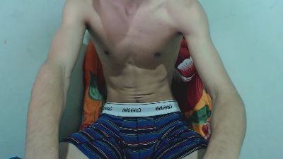 Isaaclatino live cam on Cam4