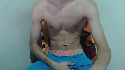 Isaaclatino live cam on Cam4
