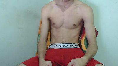 Isaaclatino live cam on Cam4