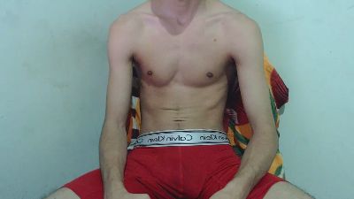 Isaaclatino live cam on Cam4