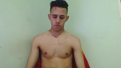 Isaaclatino live cam on Cam4