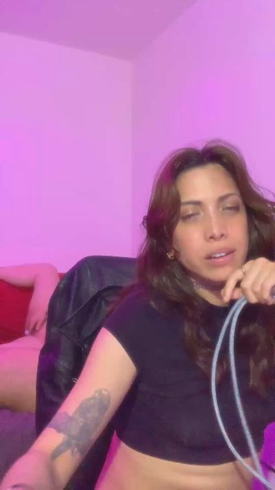 IsabelD live cam on Cam4
