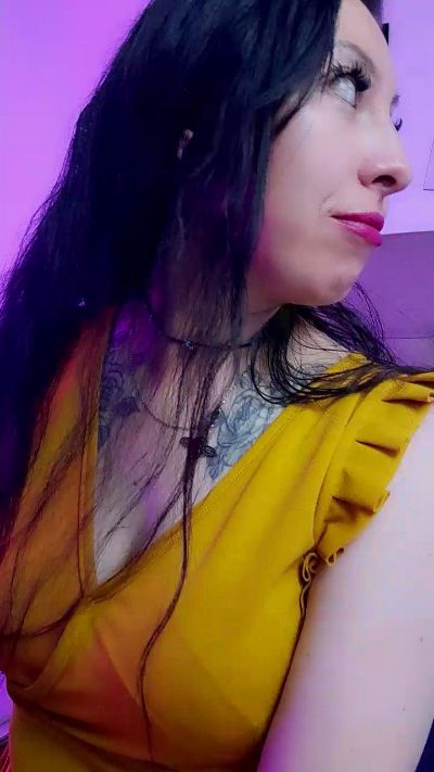 Isabel_DAmour live cam on Cam4