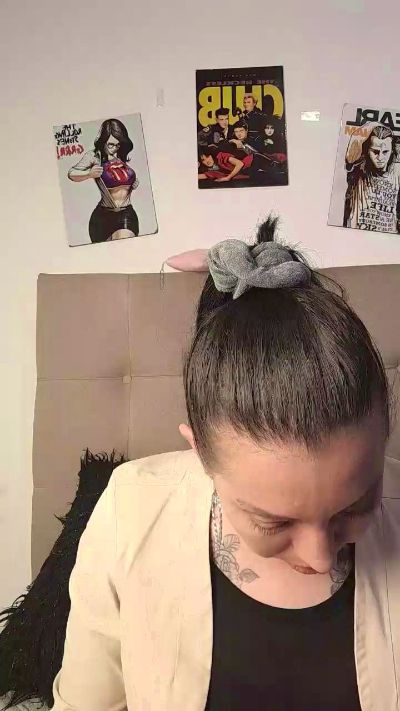 Isabel_DAmour live cam on Cam4