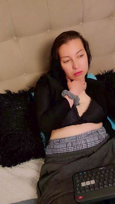 Isabel_DAmour live cam on Cam4