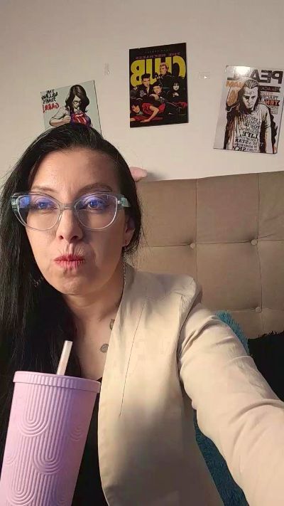 Isabel_DAmour live cam on Cam4