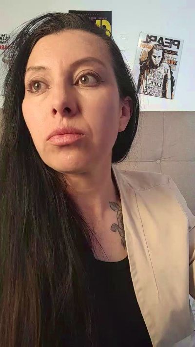 Isabel_DAmour live cam on Cam4