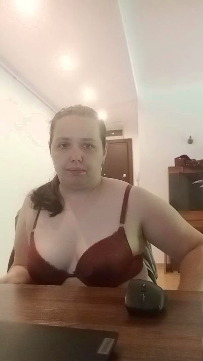 Isabela022 live cam on Cam4