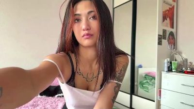IsabellDears live cam on Cam4