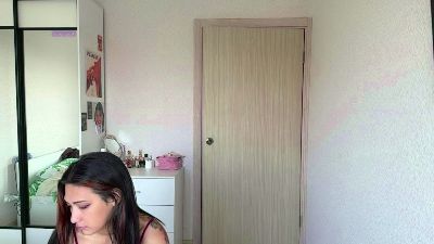 IsabellDears live cam on Cam4