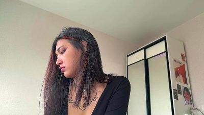 IsabellDears live cam on Cam4