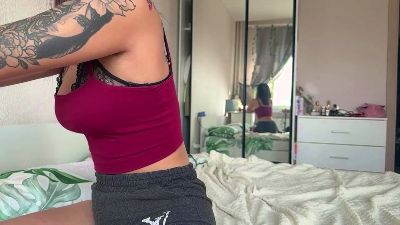 IsabellDears live cam on Cam4