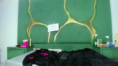 Isabella01SS live cam on Cam4