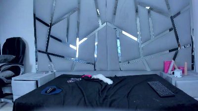 Isabella01SS live cam on Cam4